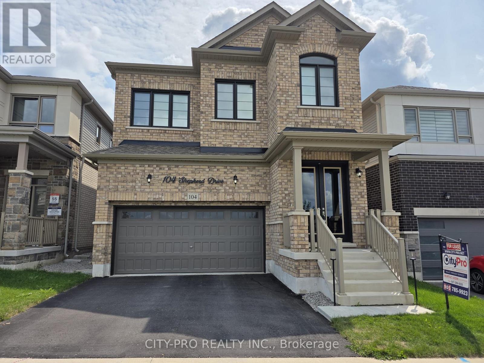 104 Shepherd Drive, Barrie, Ontario L9S 2Z4